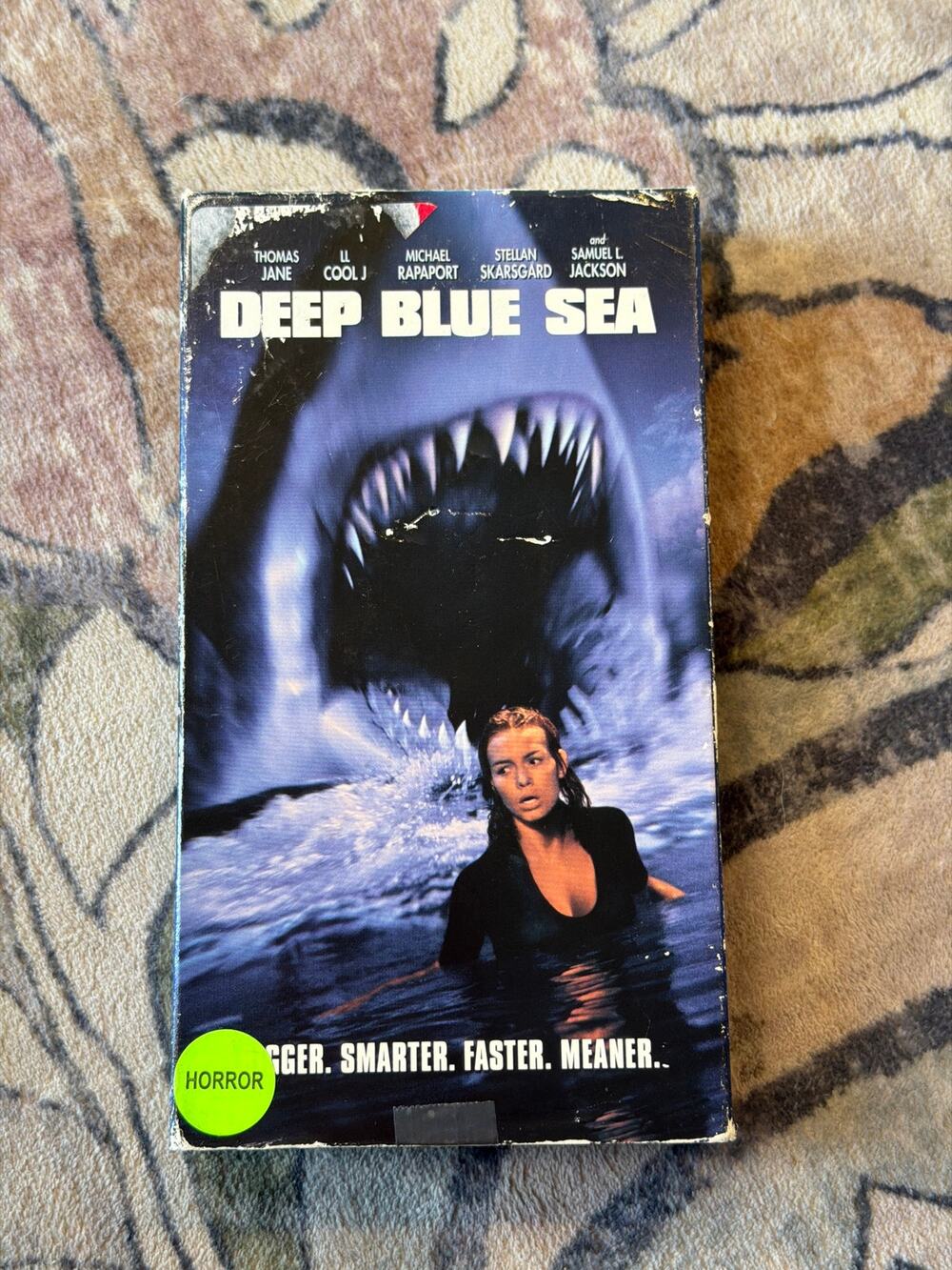 vtg Deep Blue Sea horror movie VHS tape ex-rental Warner Bros. film 1999